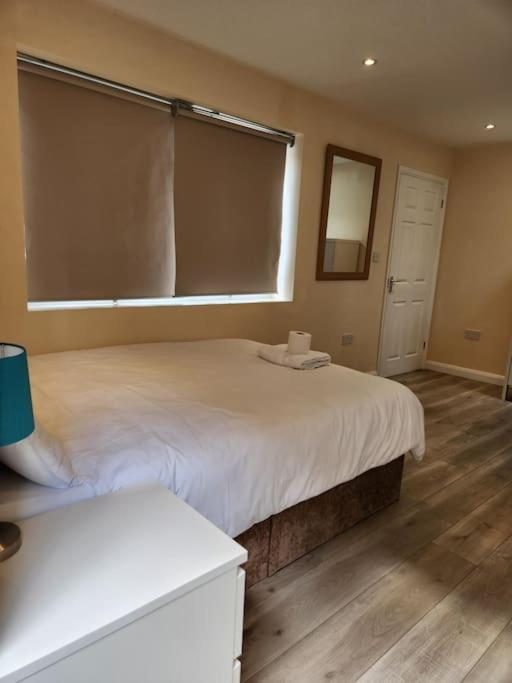 Beautiful Private En-Suite Room With Its Own Entry Bexleyheath Kültér fotó